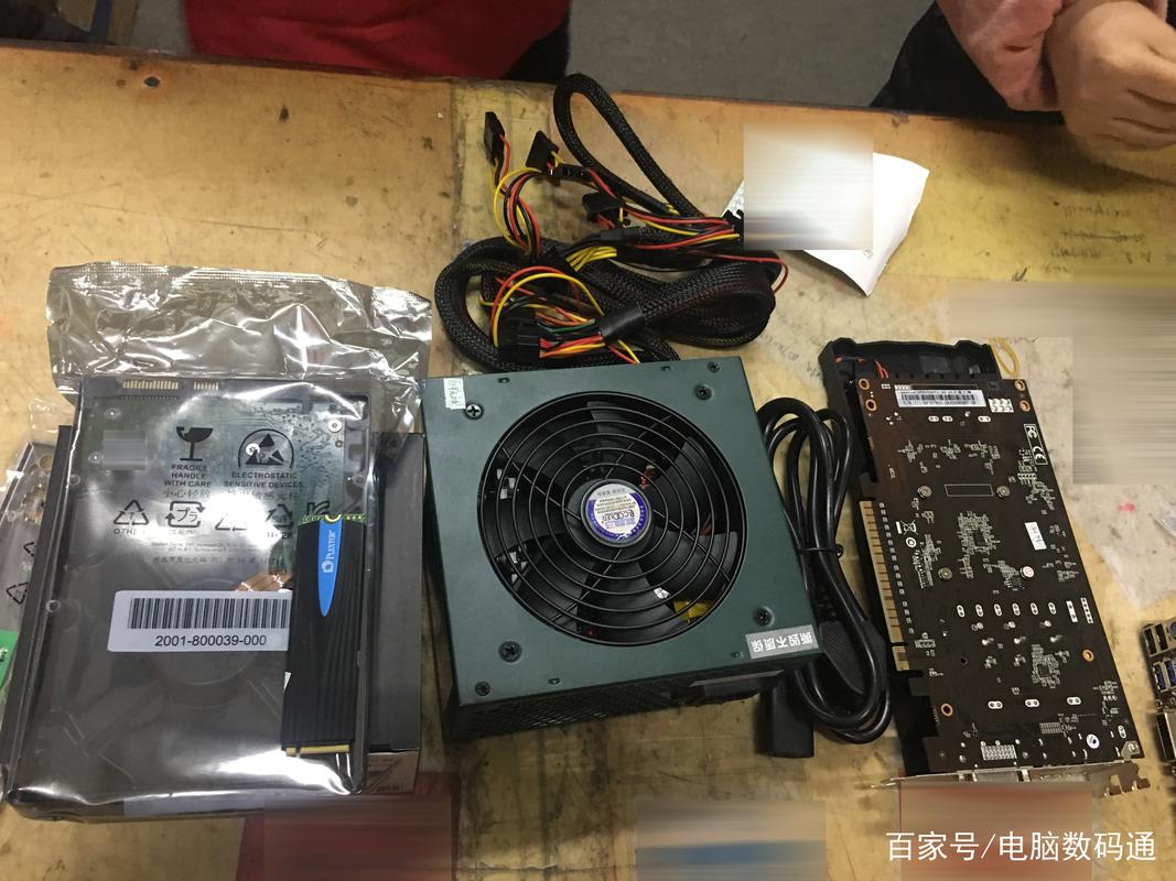 這朋友網(wǎng)購(gòu)一套電腦硬件讓我?guī)兔M裝,看到硬件后我沒(méi)本事組裝!